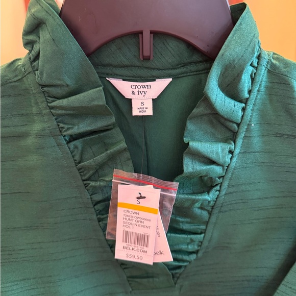 Crown & Ivy Hunter Green Top, Size Small
CHIC HOLIDAY ATTIRE!!! - Picture 4 of 12
